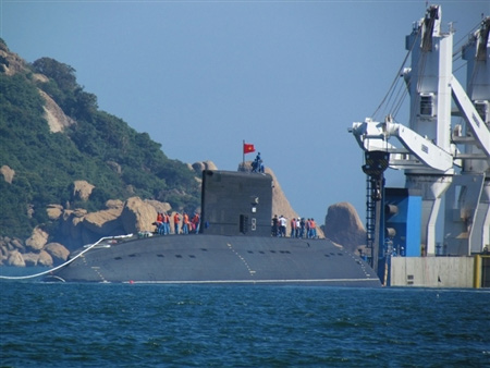 First Kilo submarine arrives at Cam Ranh port